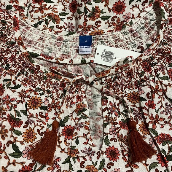 Old Navy Floral Blouse - Picture 8 of 8